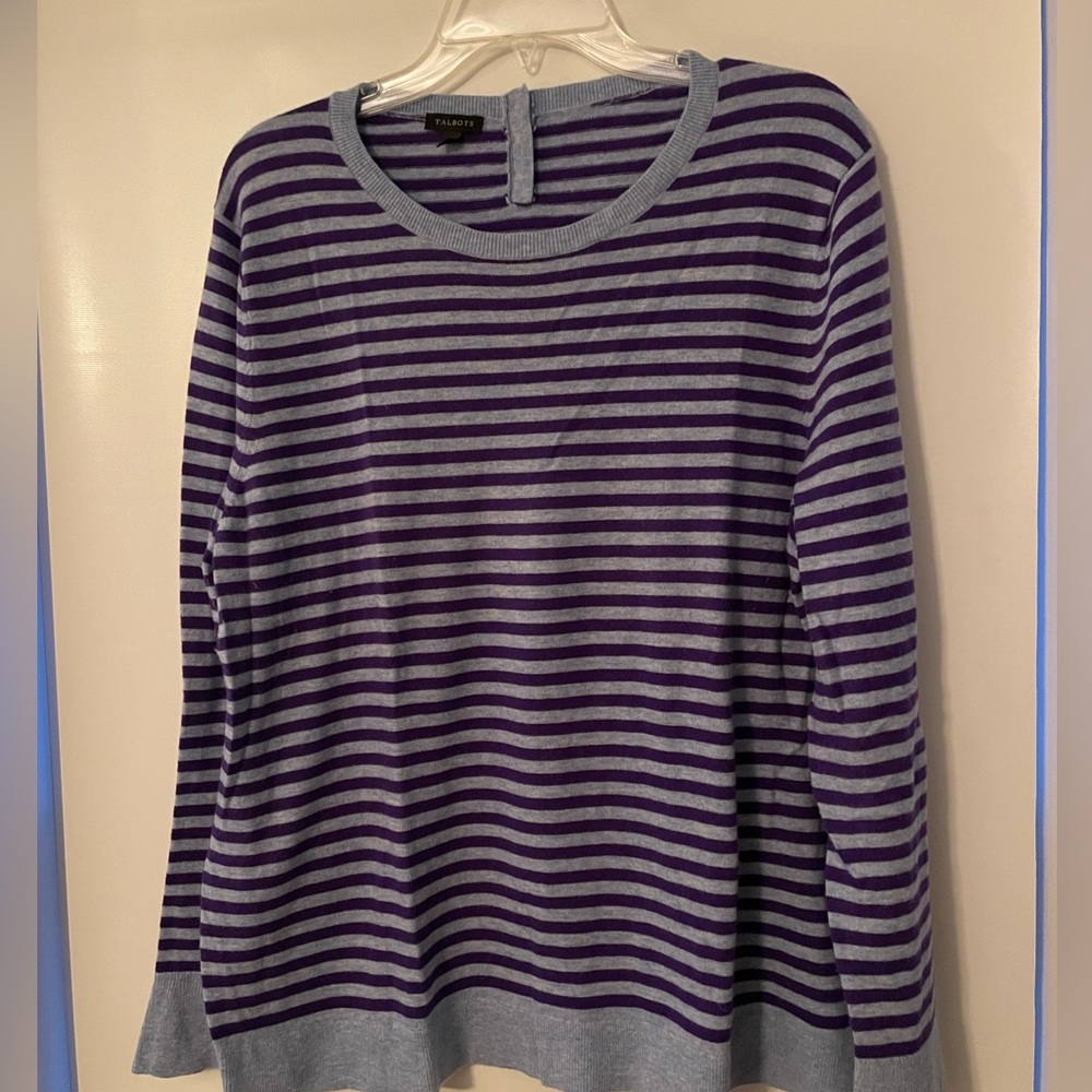 Women’s Long Sleeve Sweater
